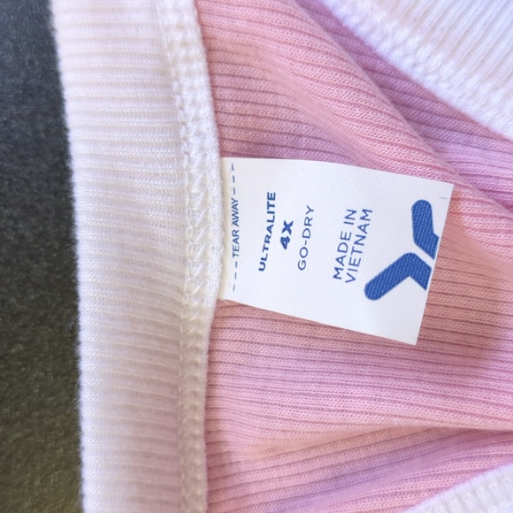 Three Old Navy Tank Tops 4X - Picture 3 of 6